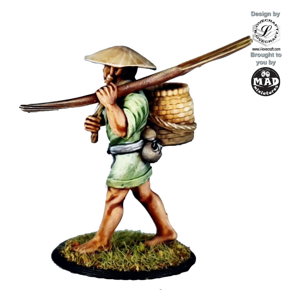 28mm miniature of an Edo-period fisherman in a green robe and straw hat, carrying a wooden oar and a basket, designed for tabletop gaming and dioramas.