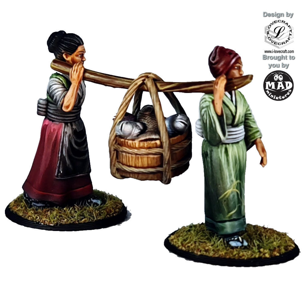 28mm miniature set of two Edo-period women carrying a basket of fish using a wooden pole, wearing traditional clothing, designed for tabletop gaming and dioramas.