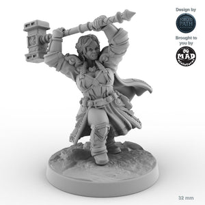Female Dwarf Fighter with Warhammer C