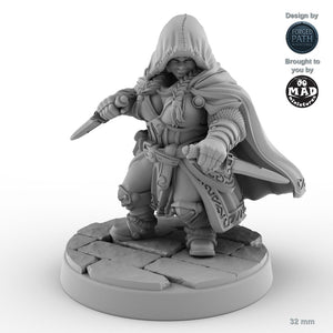 Skulking Female Dwarf Rogue A