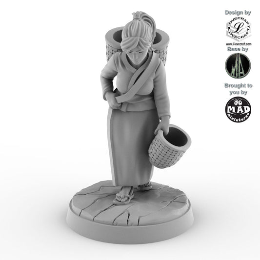 28 mm Japanese field worker miniature carrying woven baskets, Iain Lovecraft