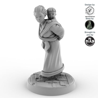 28 mm Japanese mother carrying child miniature, Iain Lovecraft
