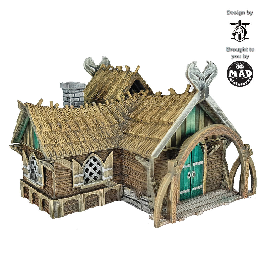 28 mm Horseheim Elderman’s House terrain – timber northern house with thatched roof, made by Mad Miniatures
