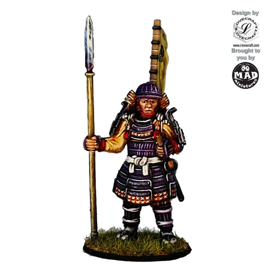 Painted 32 mm samurai spearman miniature holding a long spear with sashimono banner – Nippon Saga by Mad Miniatures.