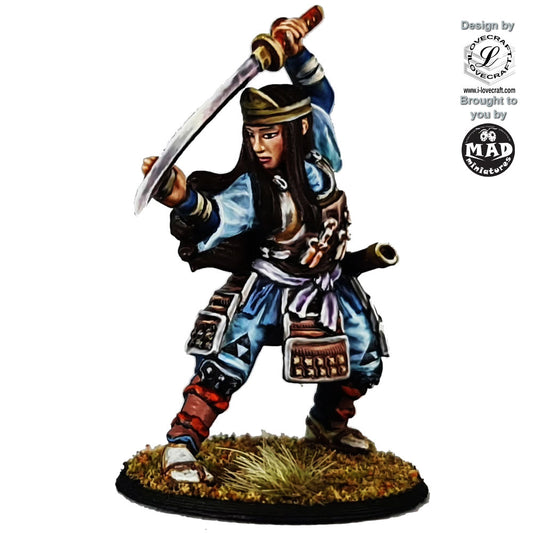 Highly detailed 32 mm Onna-Bugeisha miniature wielding a katana, designed by Iain Lovecraft, painted in blue samurai armour.